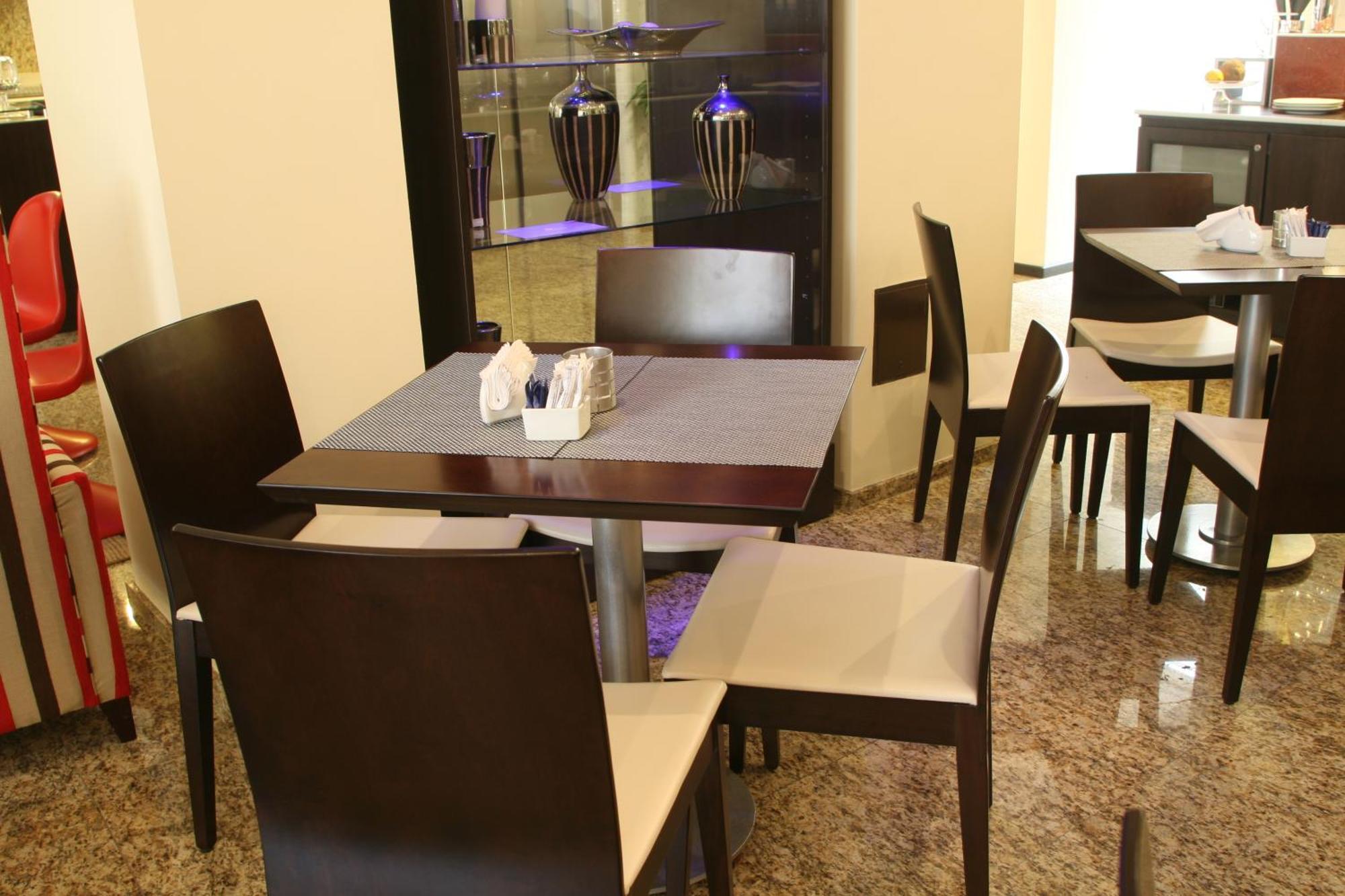 Zoom Apartments Hotel Кордова Екстер'єр фото
